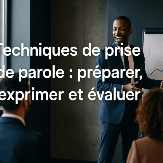 Formatrice professionnelle debout devant un public attentif dans une salle moderne, illustrant une prise de parole réussie lors d’une réunion ou d’une formation.