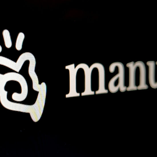 Logo de Manus, une intelligence artificielle nouvelle génération conçue pour rédiger, structurer et personnaliser le contenu professionnel